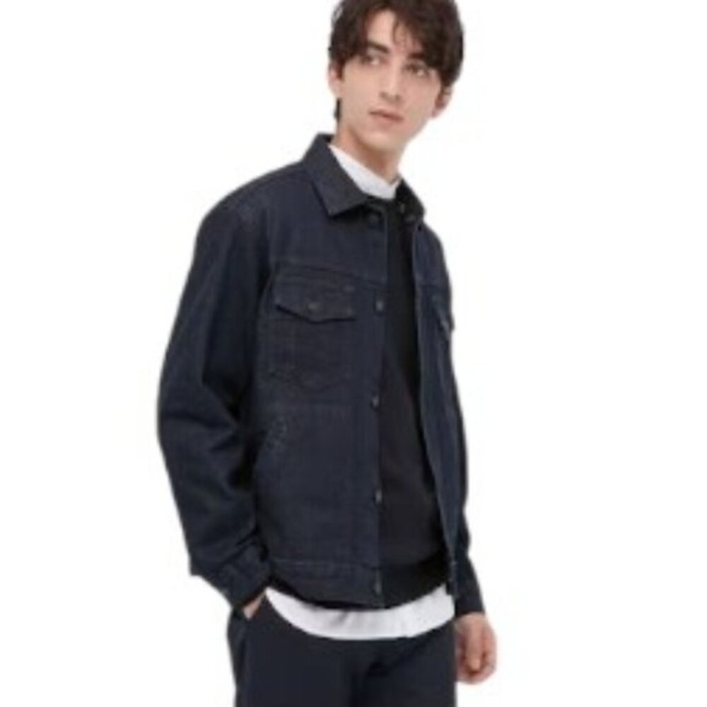 NWOT Uniqlo Men's Denim Trucker Jacket